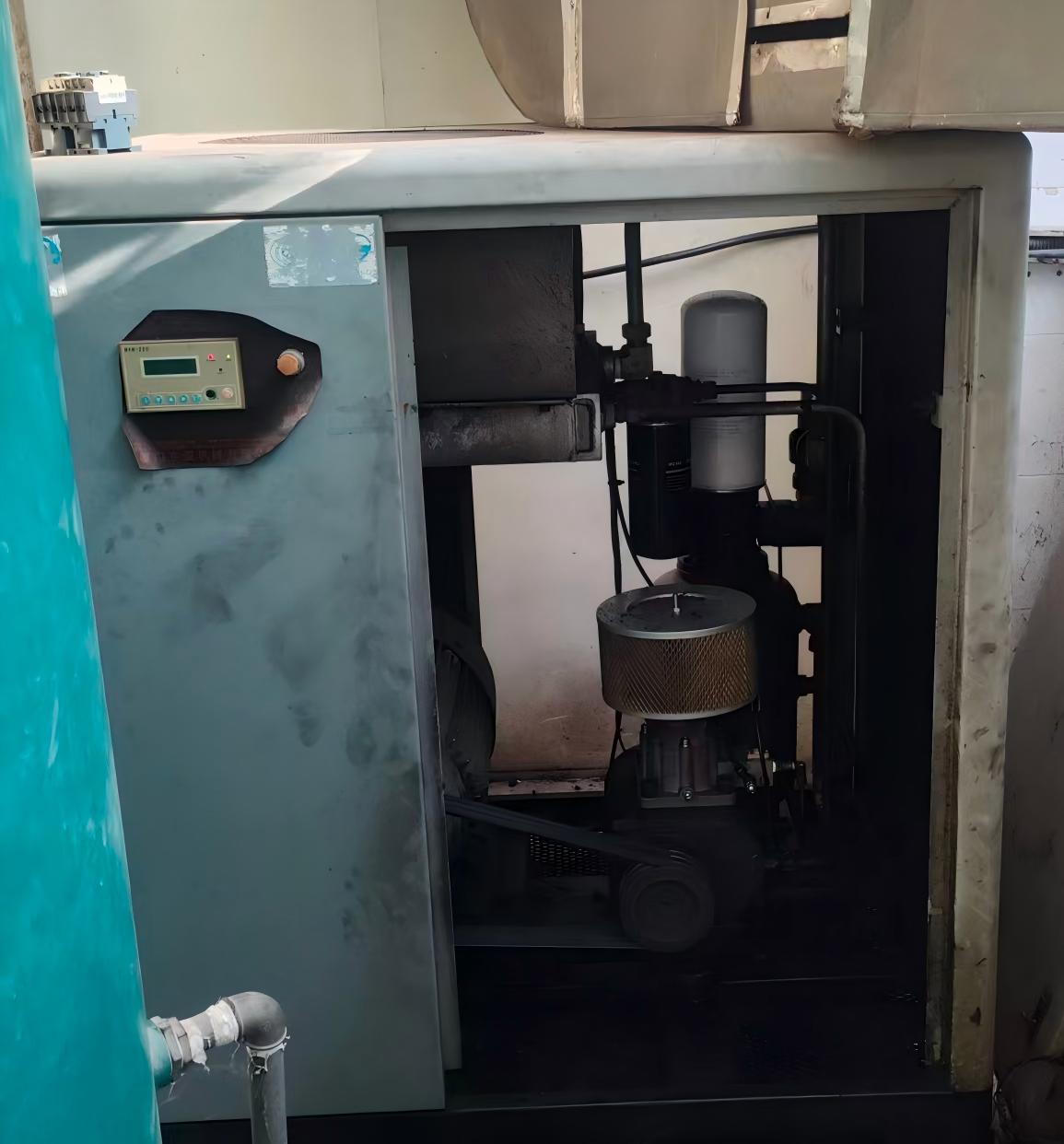 贵阳某电子厂空压机换皮带 贵阳某电子厂空压机换皮带