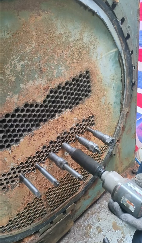 遵义某化工厂冷水机组更换铜管 遵义某化工厂冷水机组更换铜管