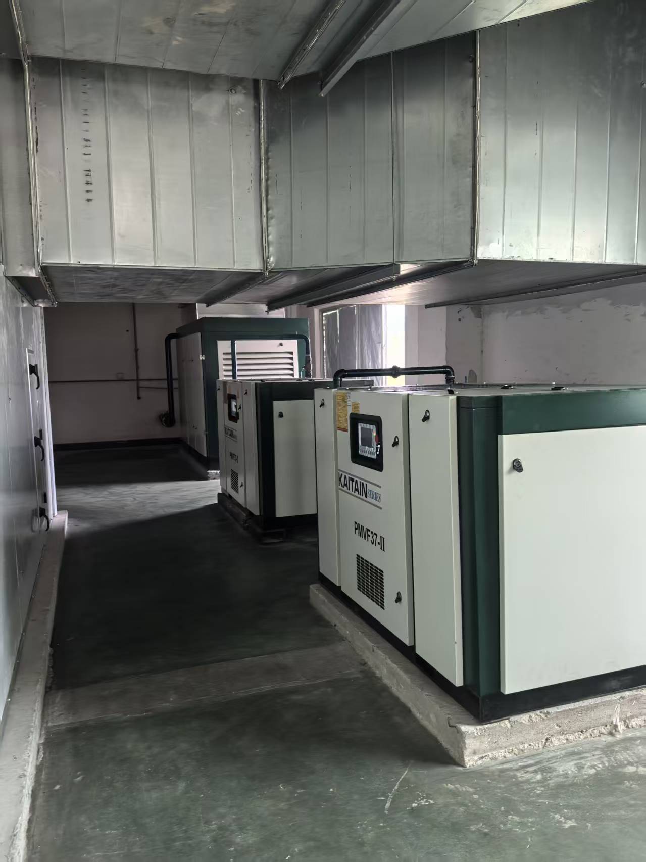 开山螺旋空压机过滤器的更换方法