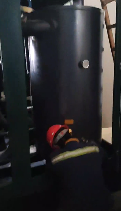 黔南某科技公司年前保养空压机